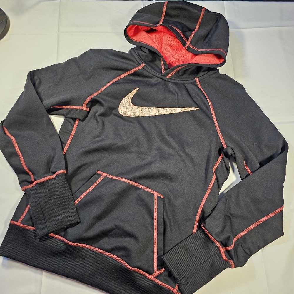 Nike Pullover Hoodie Childrens Boys Size Small Black And Red Therma Fit